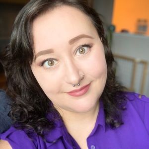 Meet your Posher, Angela